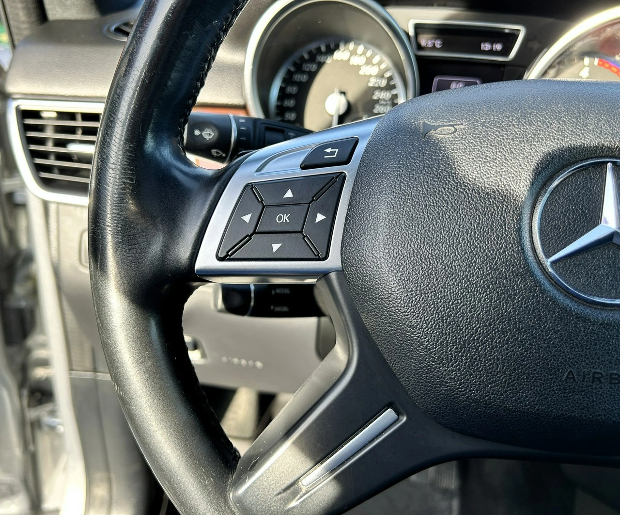 Mercedes ML 350 - Zdjęcie 14