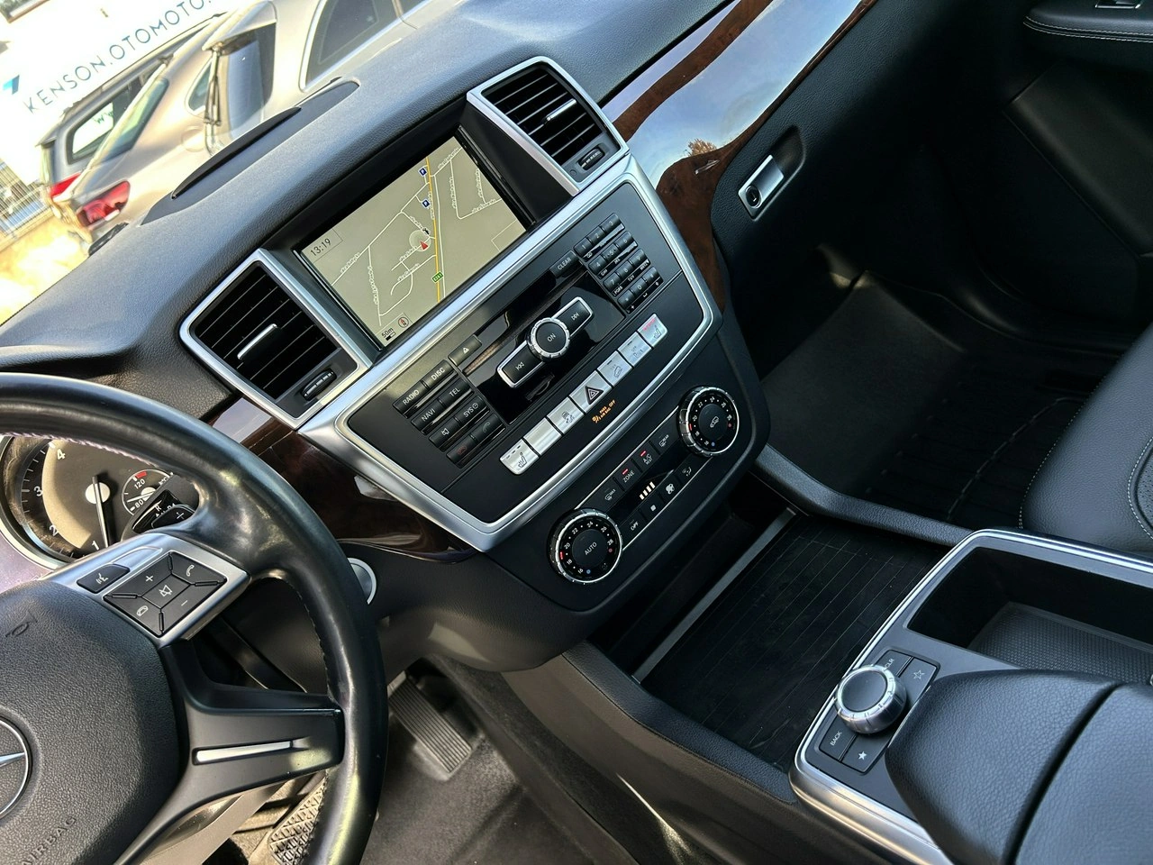 Mercedes ML 350 - Zdjęcie 17