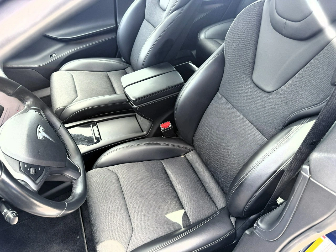 Tesla Model S - Zdjęcie 11