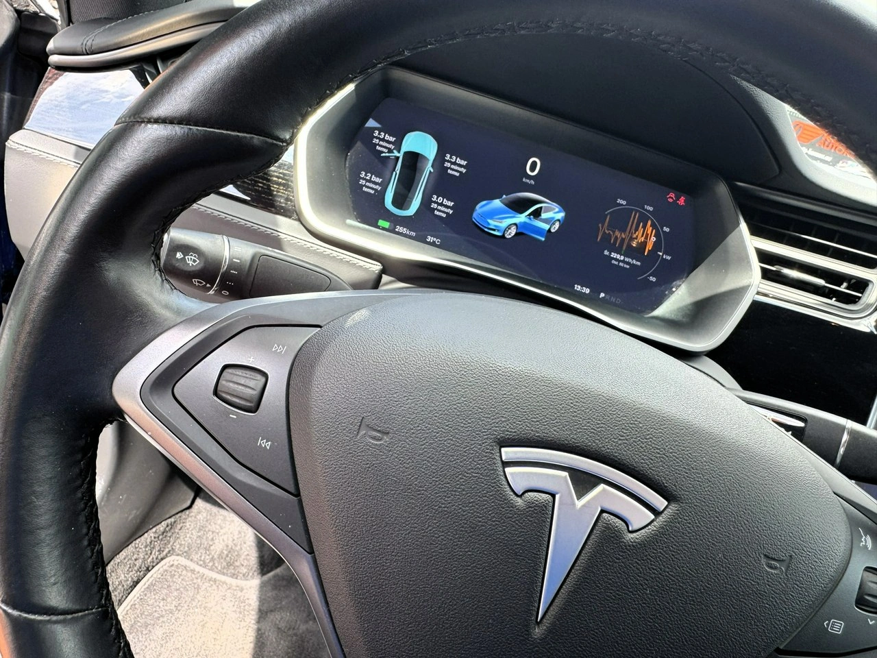 Tesla Model S - Zdjęcie 14