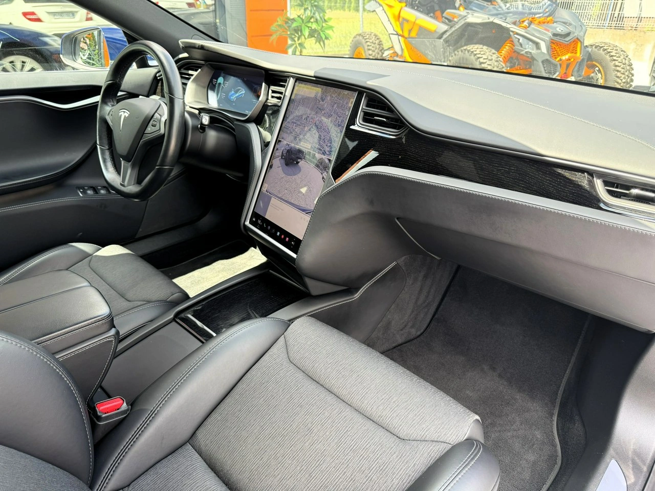 Tesla Model S - Zdjęcie 24