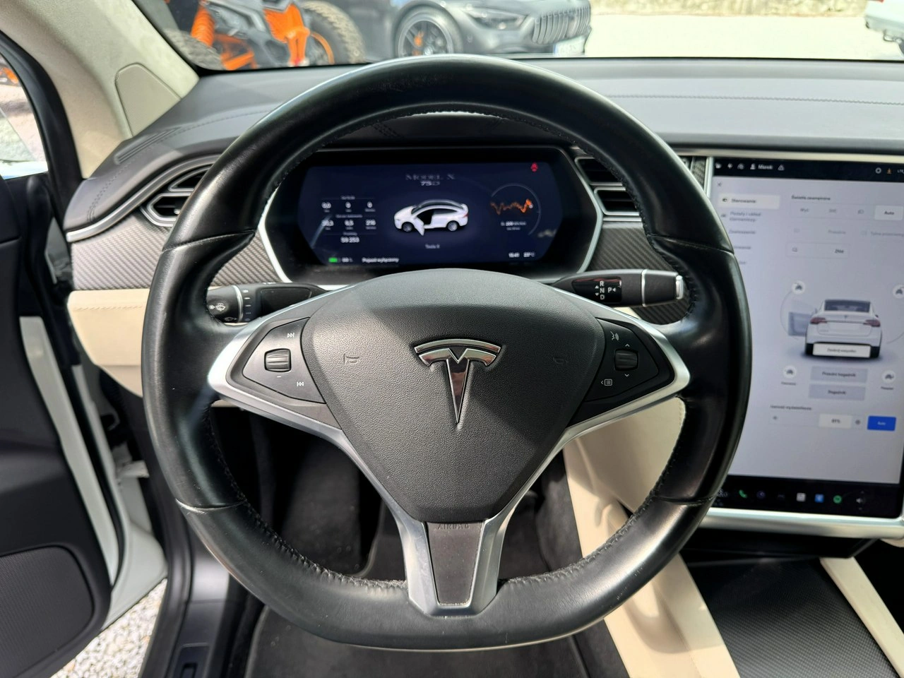 Tesla Model X - Zdjęcie 16