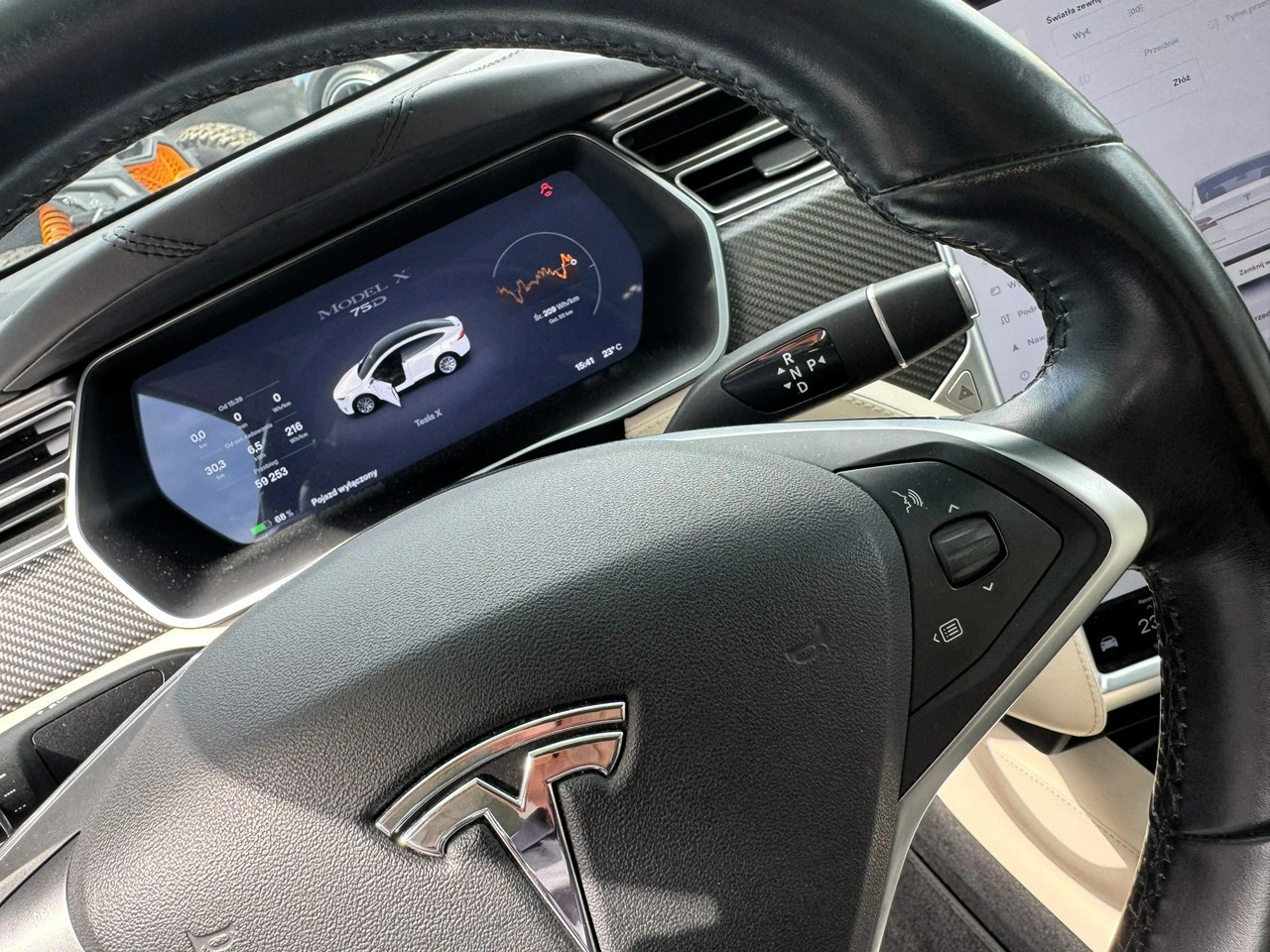 Tesla Model X - Zdjęcie 18