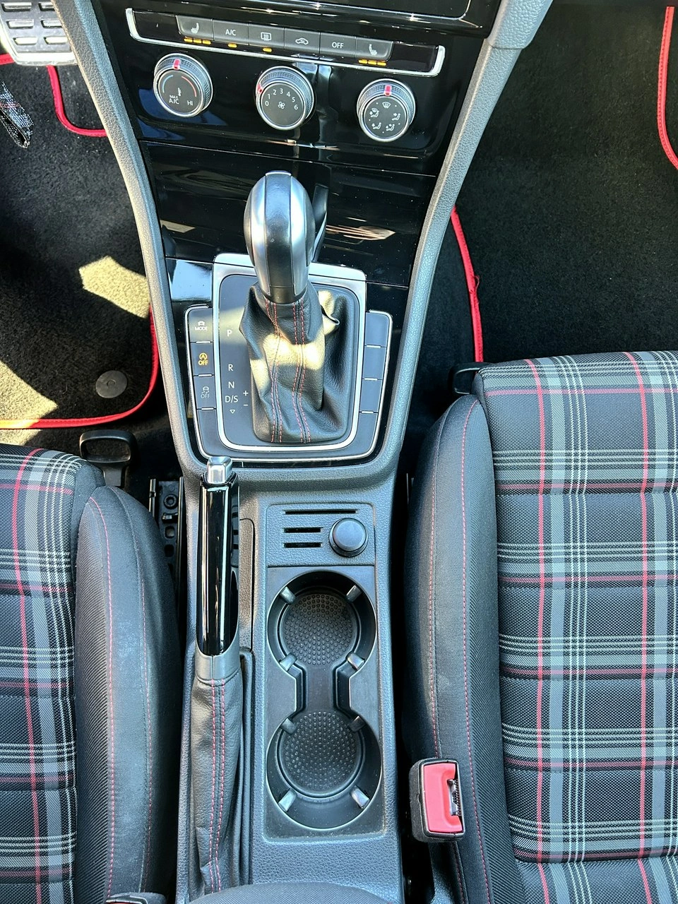 Volkswagen Golf - Zdjęcie 19