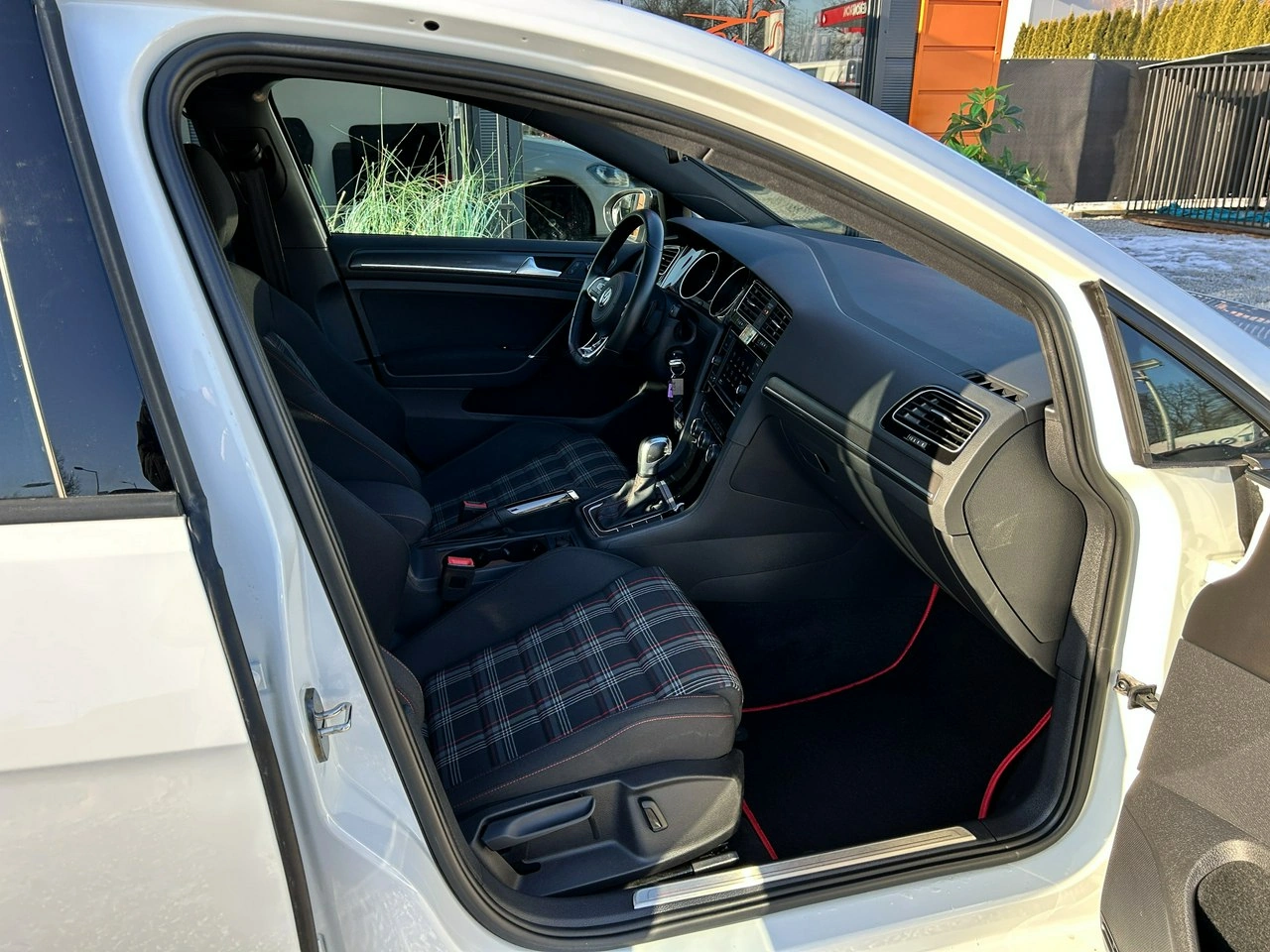 Volkswagen Golf - Zdjęcie 27