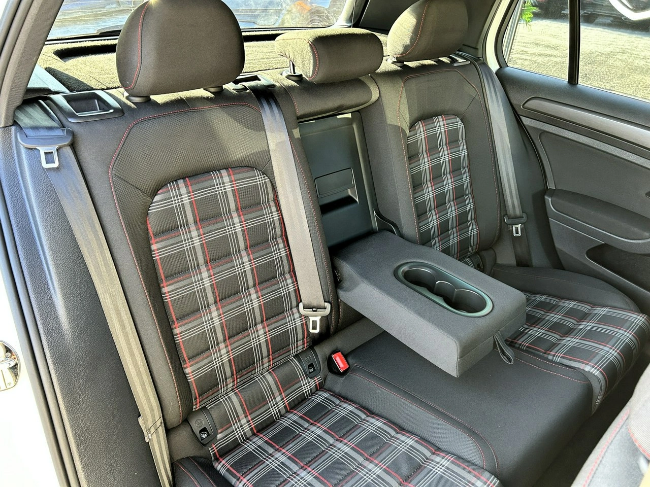 Volkswagen Golf - Zdjęcie 31