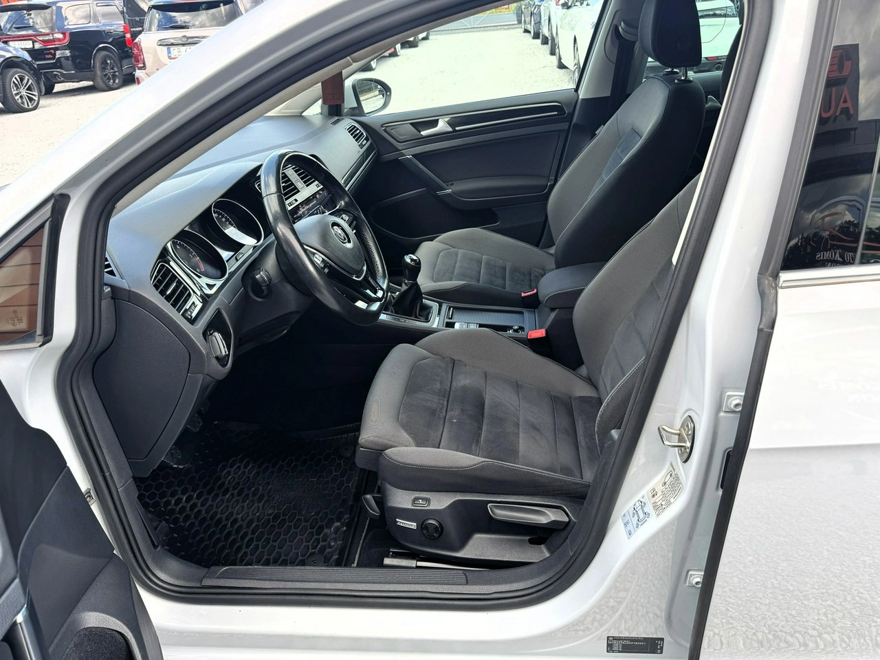 Volkswagen Golf - Zdjęcie 10