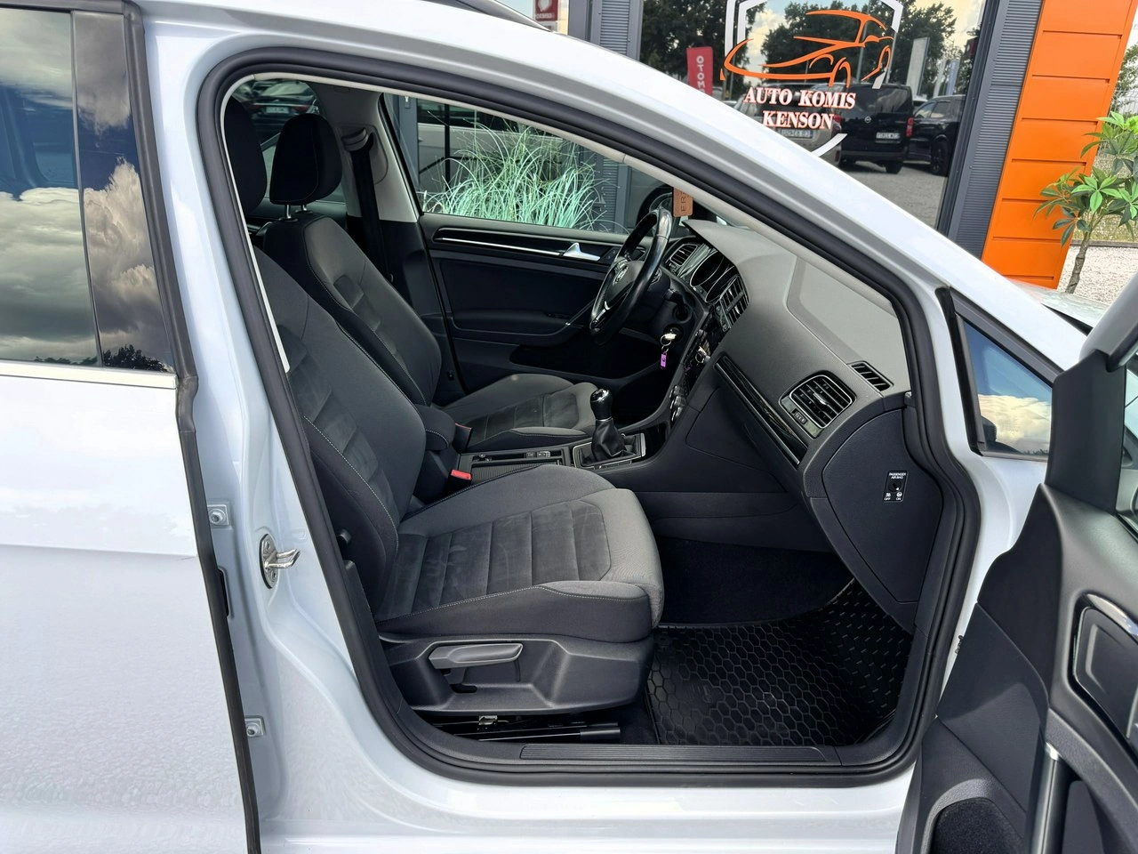 Volkswagen Golf - Zdjęcie 24