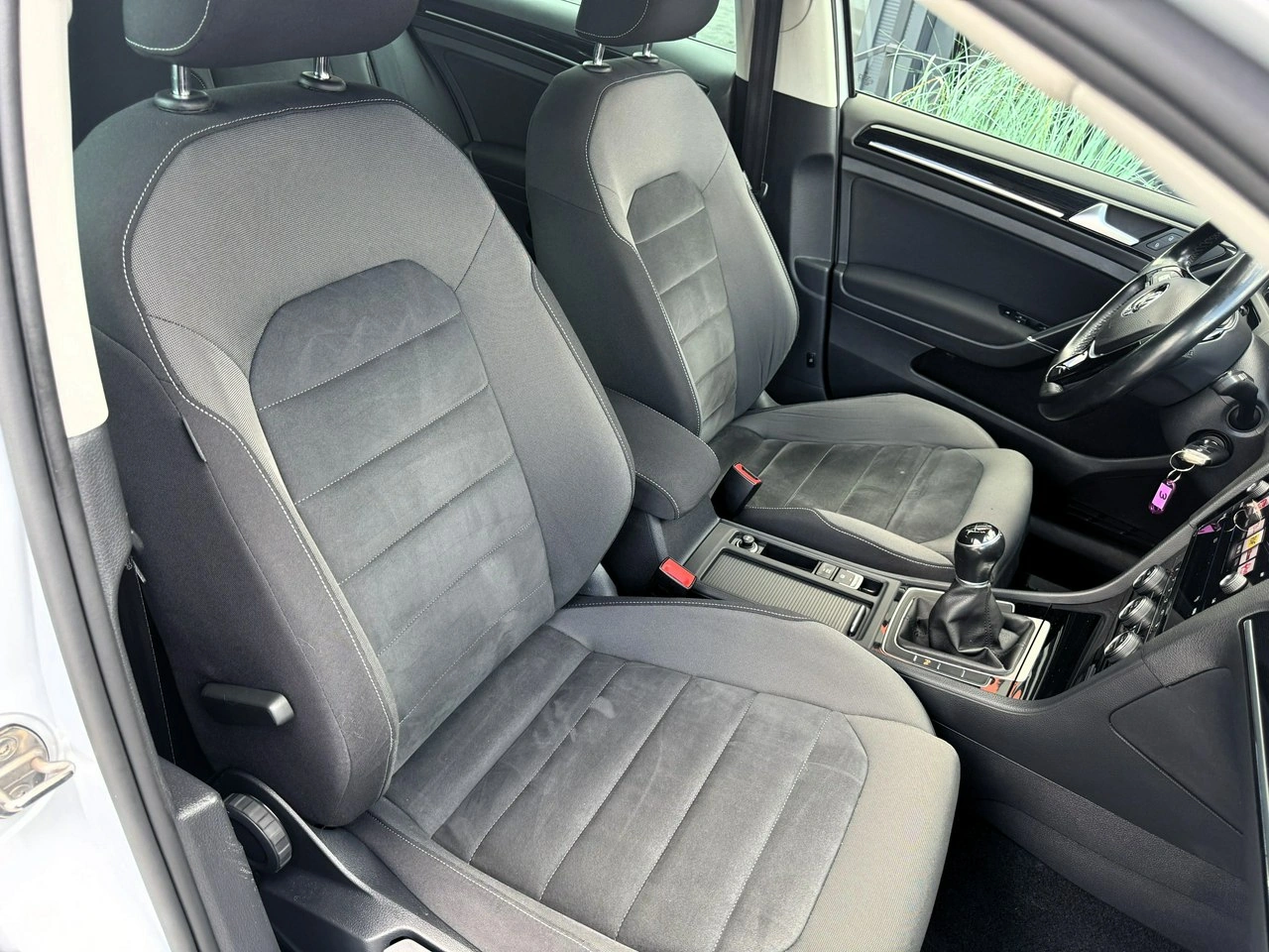 Volkswagen Golf - Zdjęcie 25