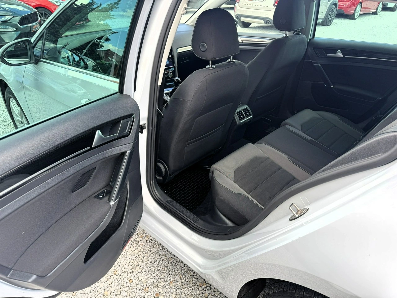 Volkswagen Golf - Zdjęcie 27