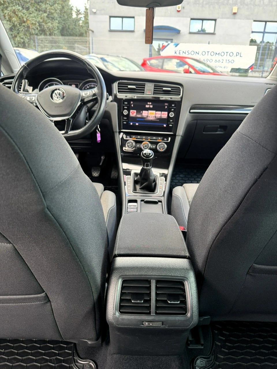 Volkswagen Golf - Zdjęcie 28