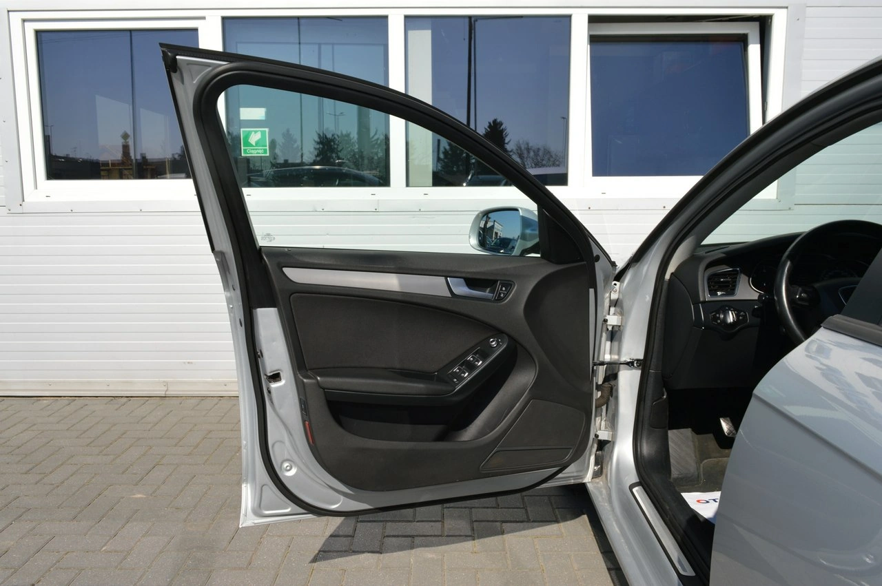 Audi A4 - Zdjęcie 33