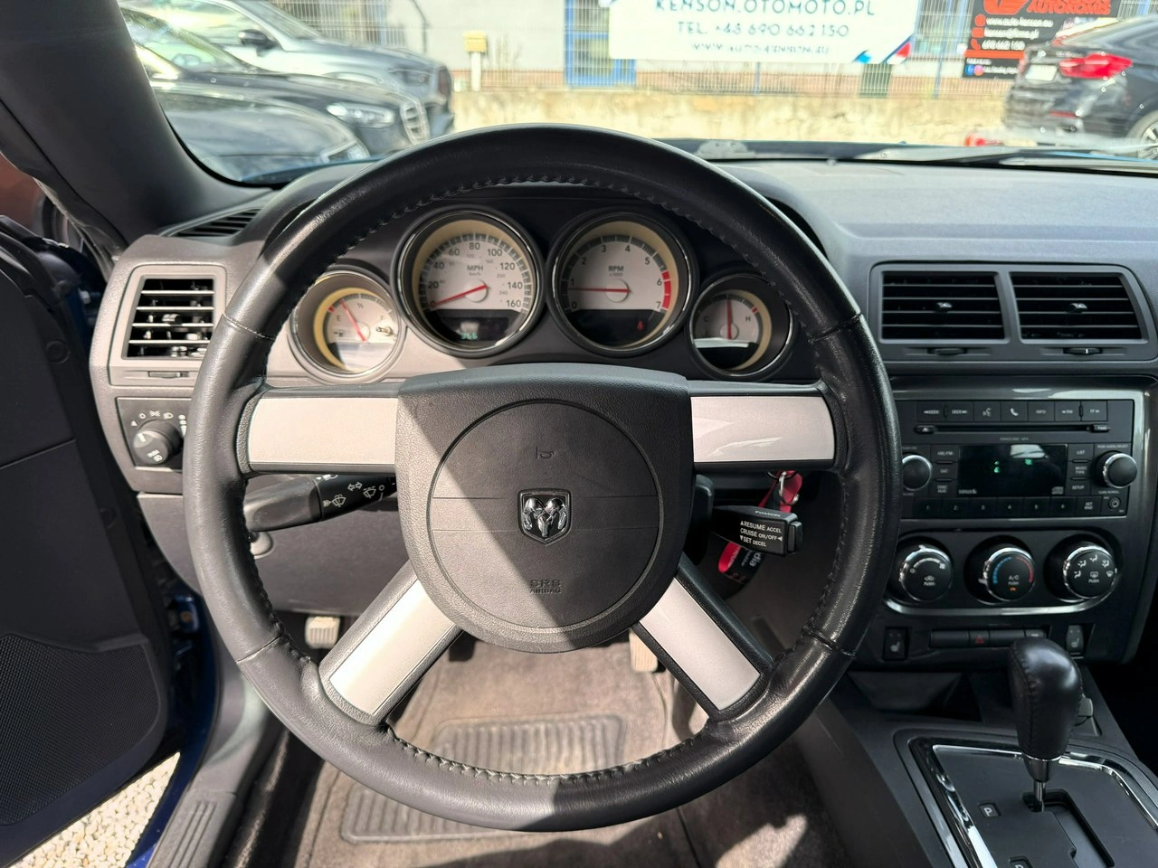 Dodge Challenger - Zdjęcie 15