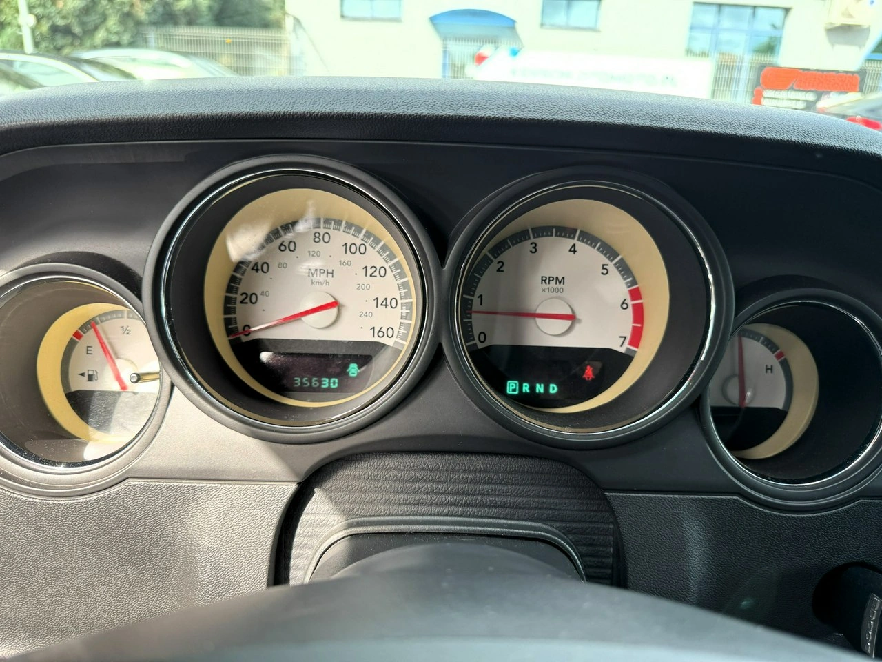 Dodge Challenger - Zdjęcie 16