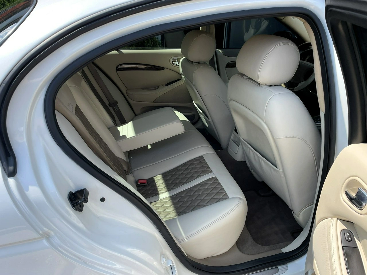 Jaguar S-Type - Zdjęcie 32