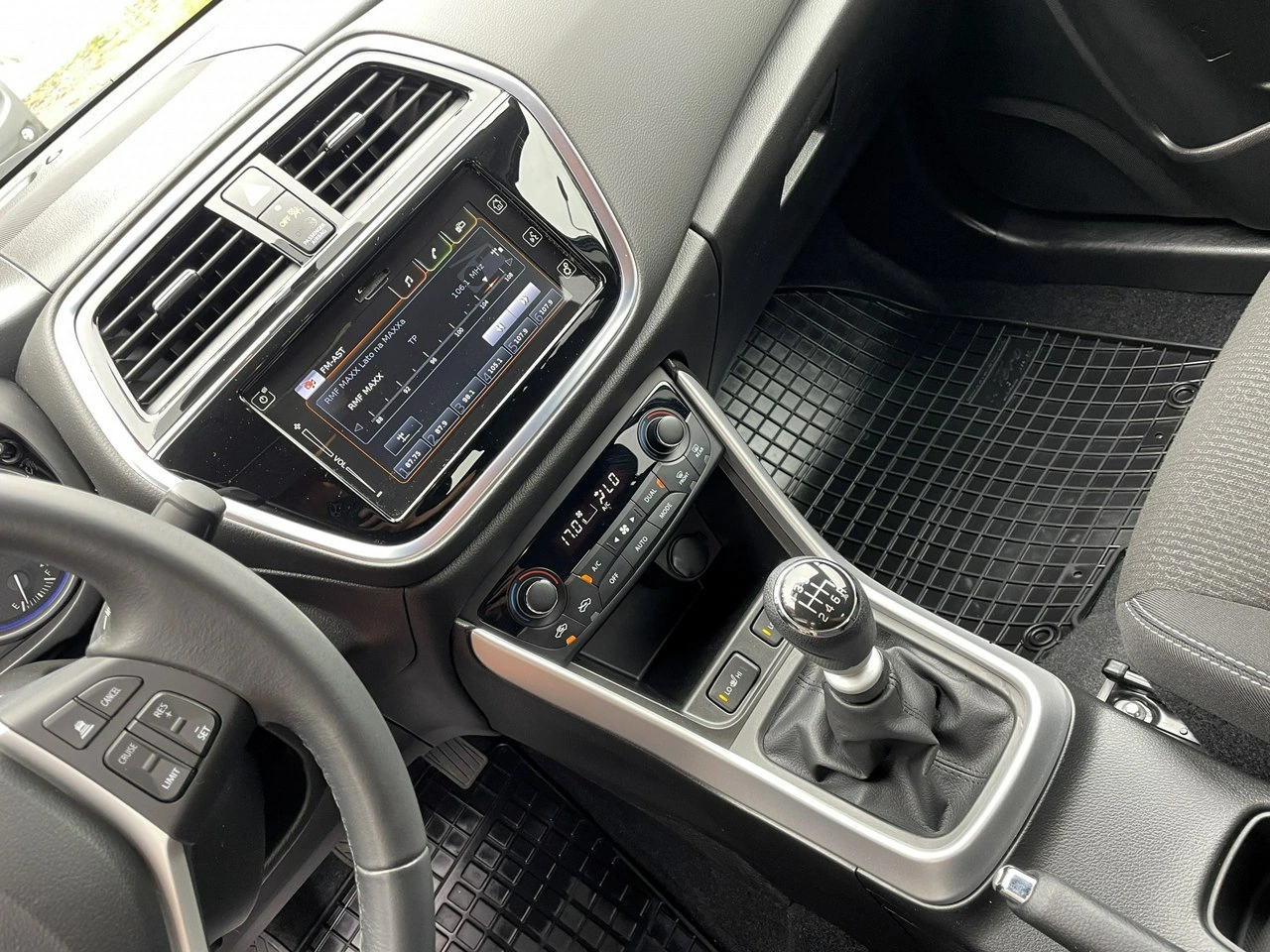 Suzuki SX4 S-Cross - Zdjęcie 19