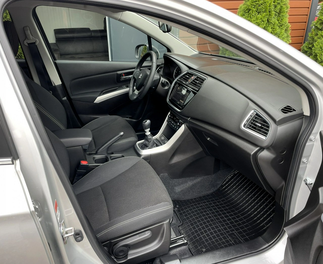 Suzuki SX4 S-Cross - Zdjęcie 25