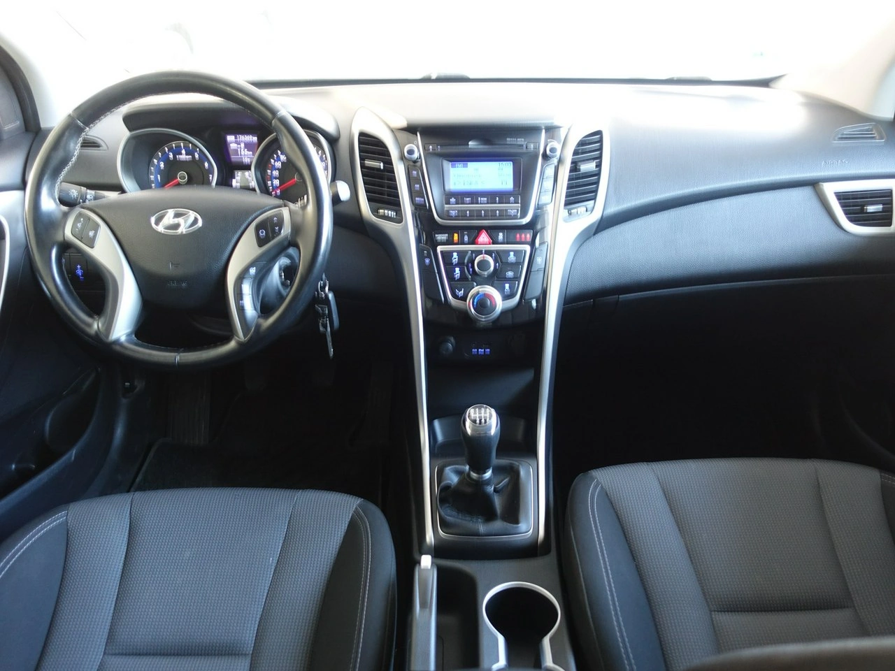 Hyundai i30 - Zdjęcie 16