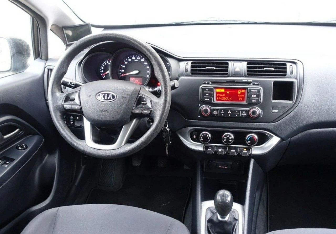 Kia Rio - Zdjęcie 17