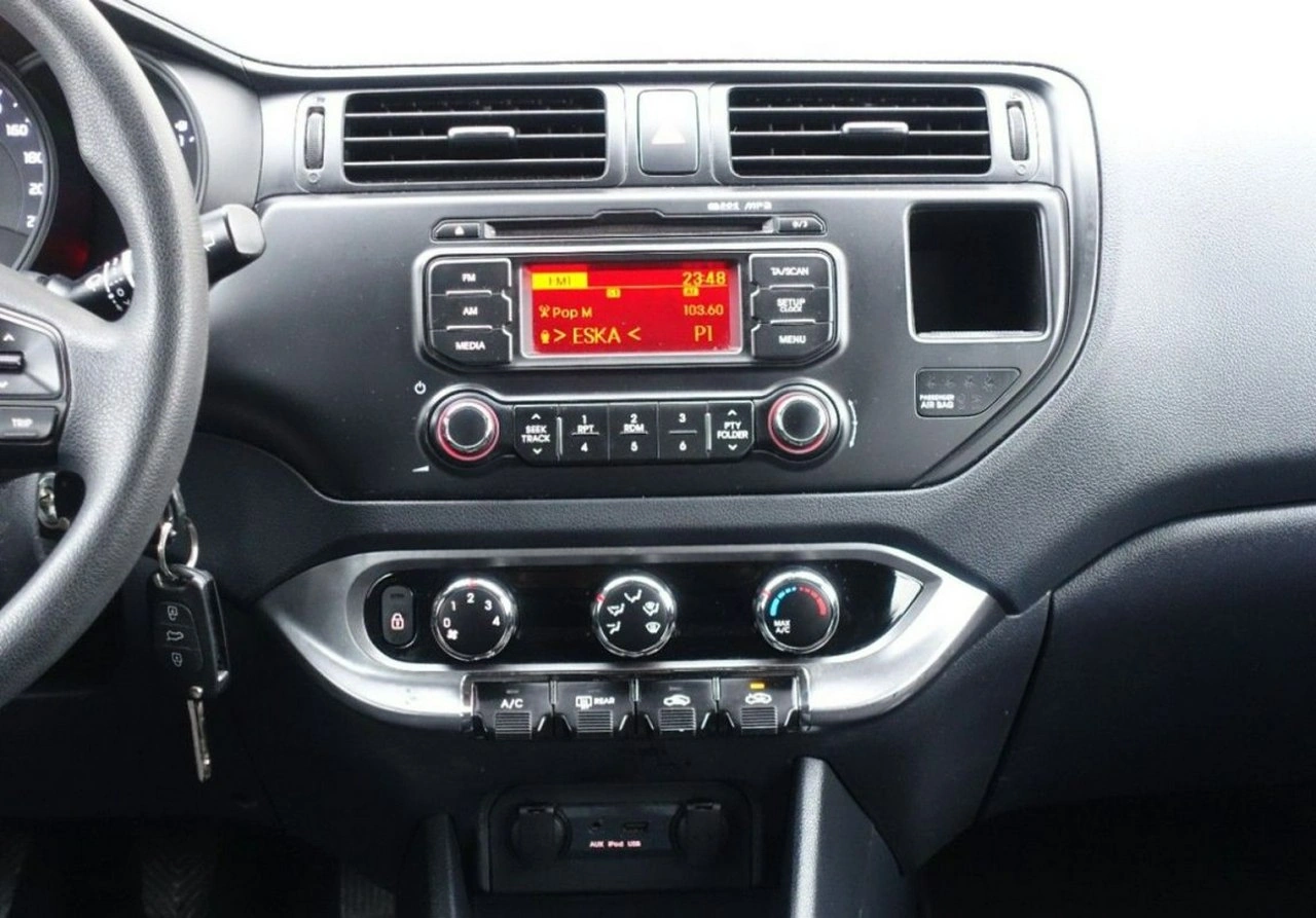 Kia Rio - Zdjęcie 20