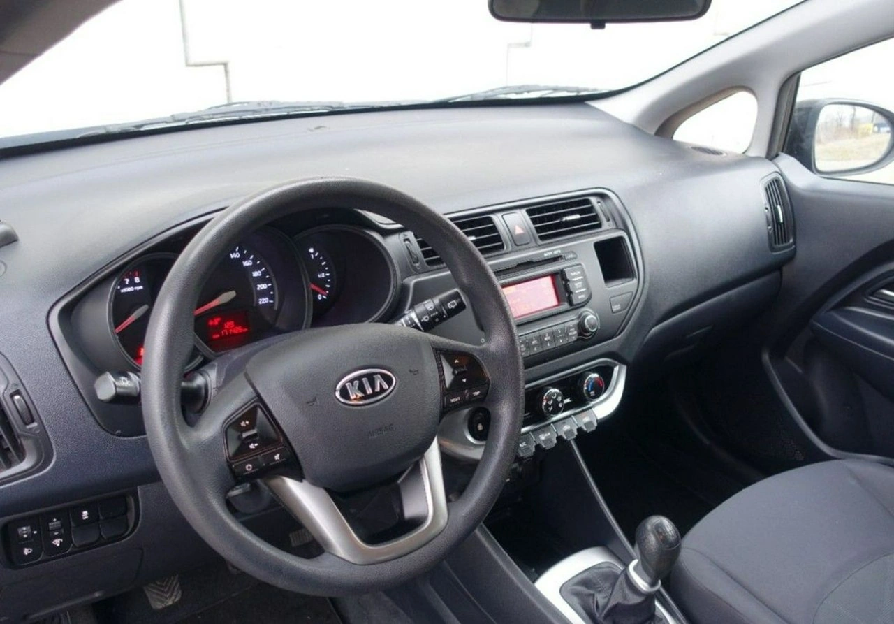 Kia Rio - Zdjęcie 9
