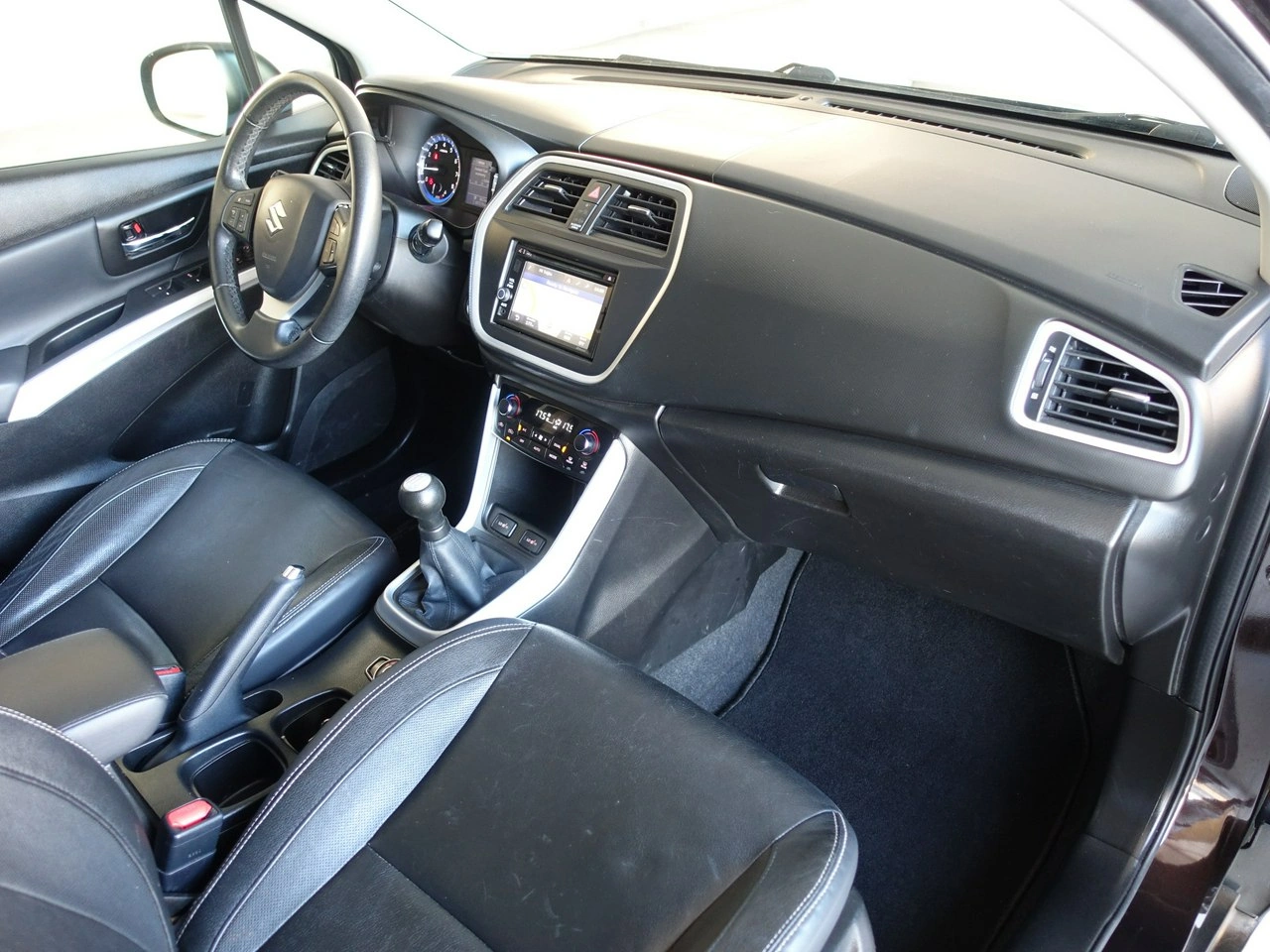 Suzuki SX4 S-Cross - Zdjęcie 18