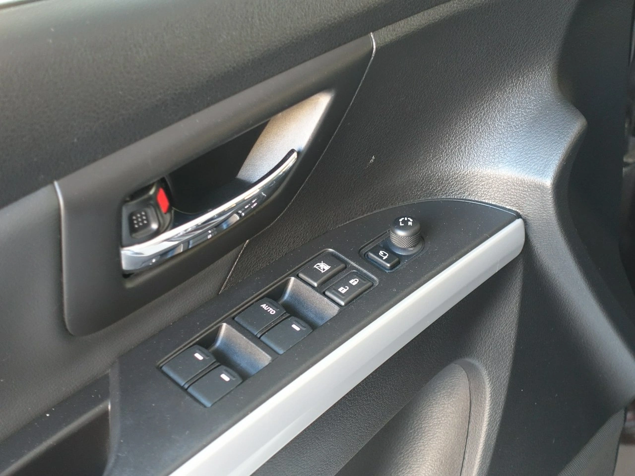 Suzuki SX4 S-Cross - Zdjęcie 16