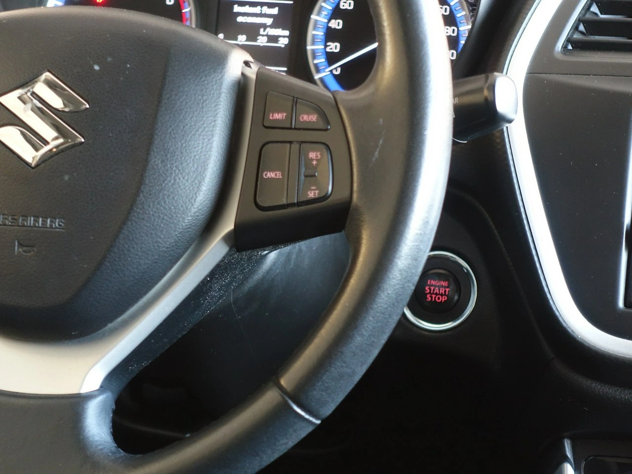 Suzuki SX4 S-Cross - Zdjęcie 28