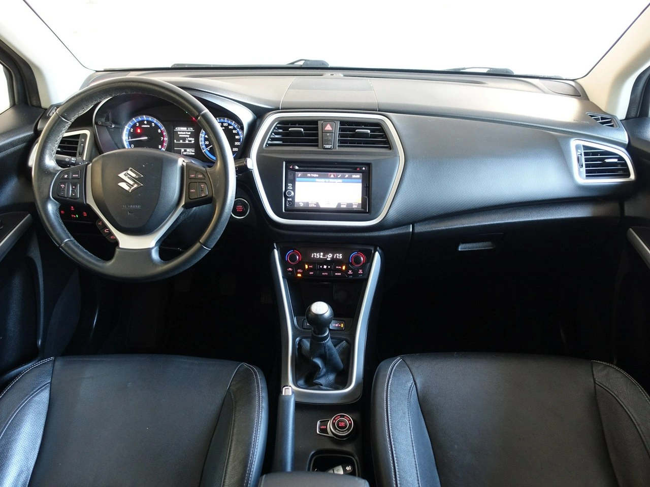 Suzuki SX4 S-Cross - Zdjęcie 17