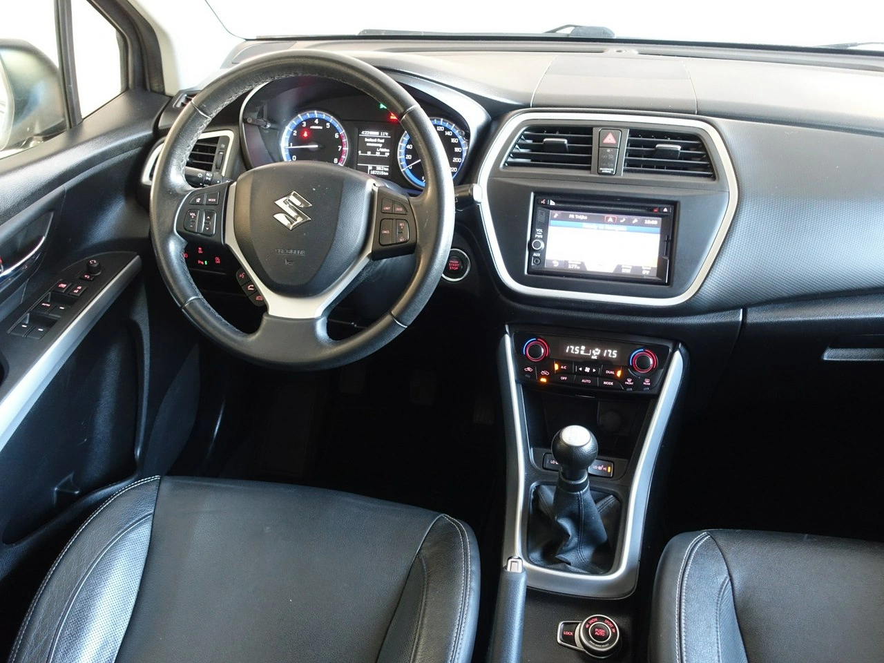 Suzuki SX4 S-Cross - Zdjęcie 23