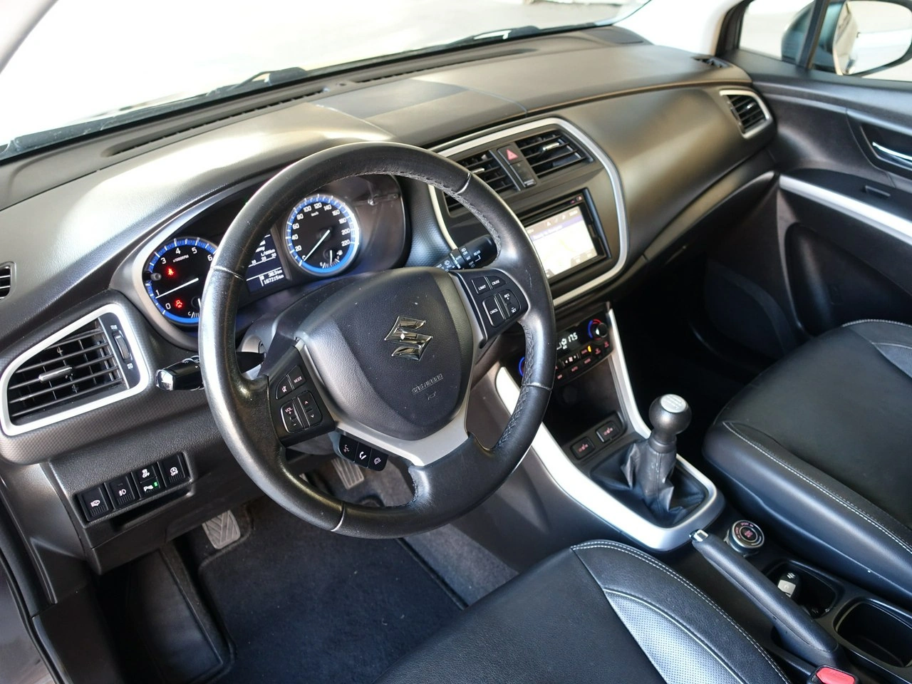 Suzuki SX4 S-Cross - Zdjęcie 13