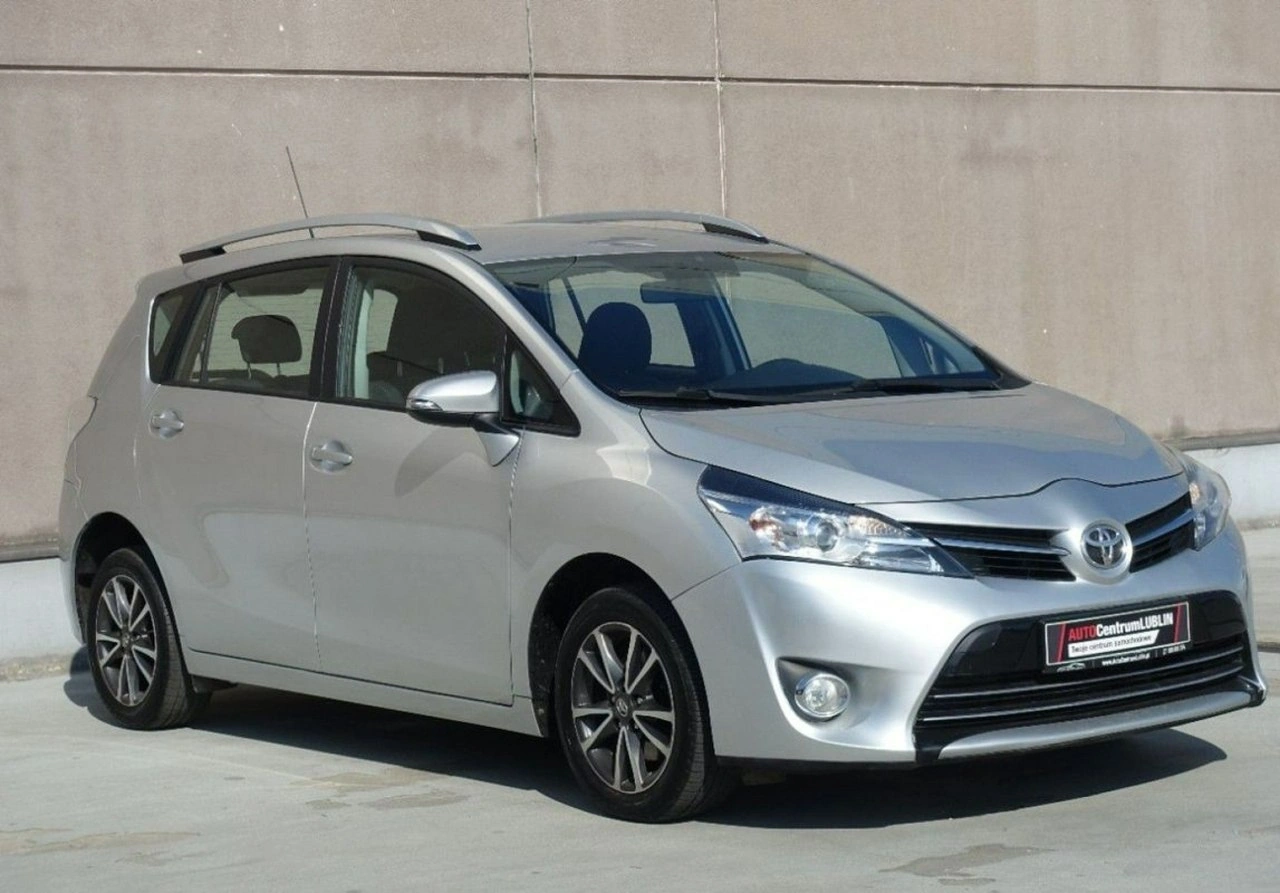 Toyota Verso - Zdjęcie 1