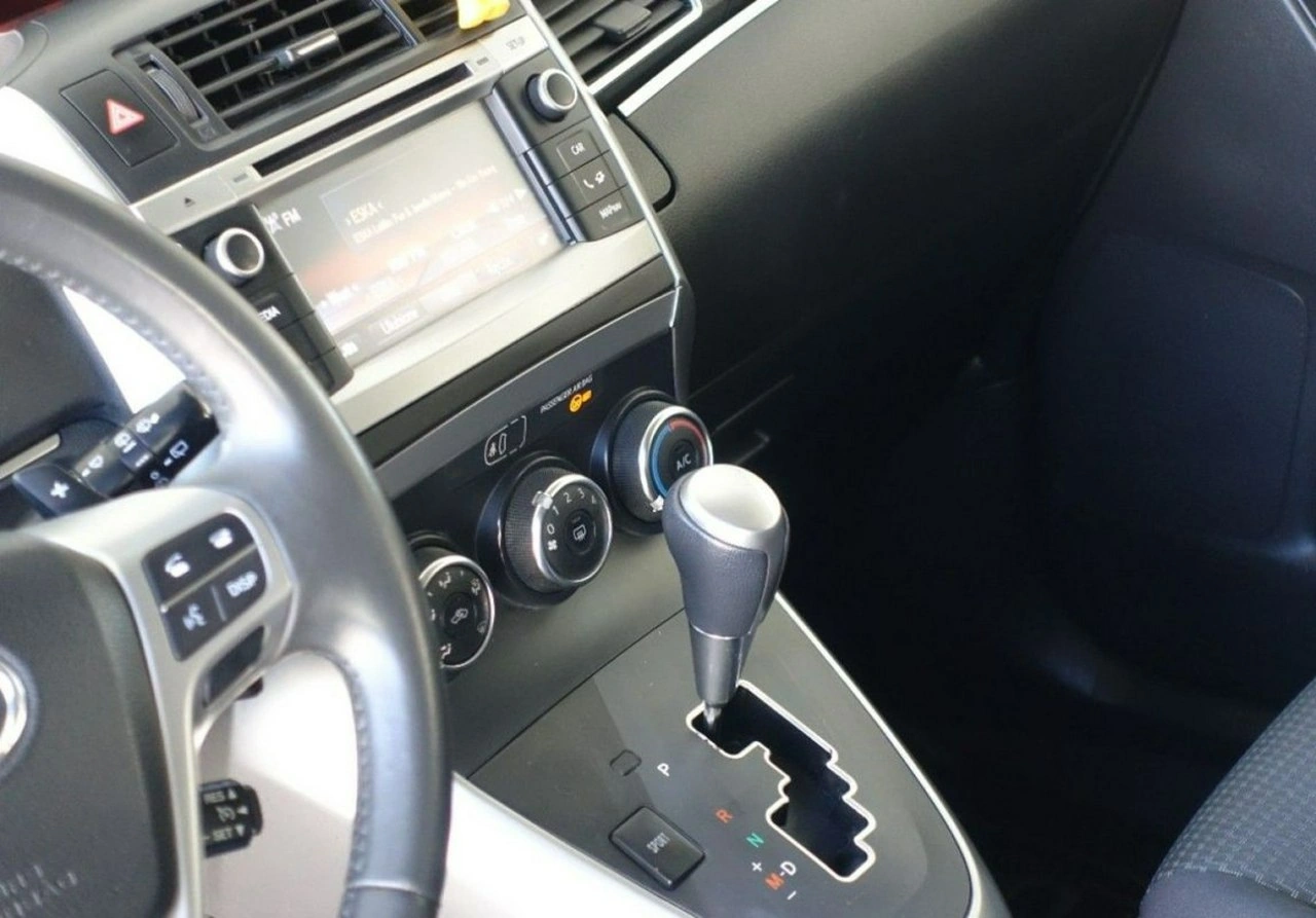 Toyota Verso - Zdjęcie 14