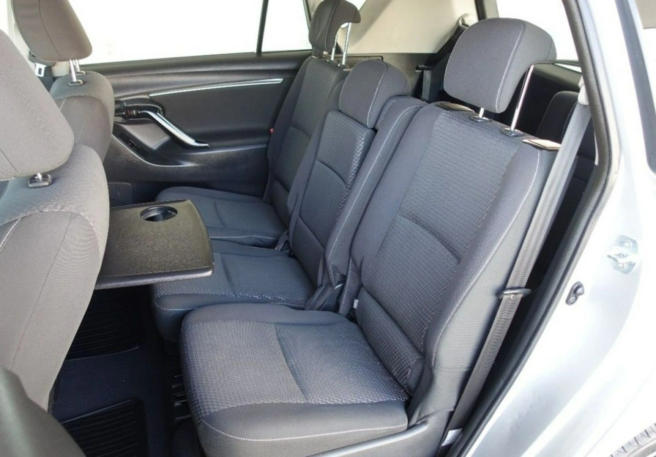 Toyota Verso - Zdjęcie 18