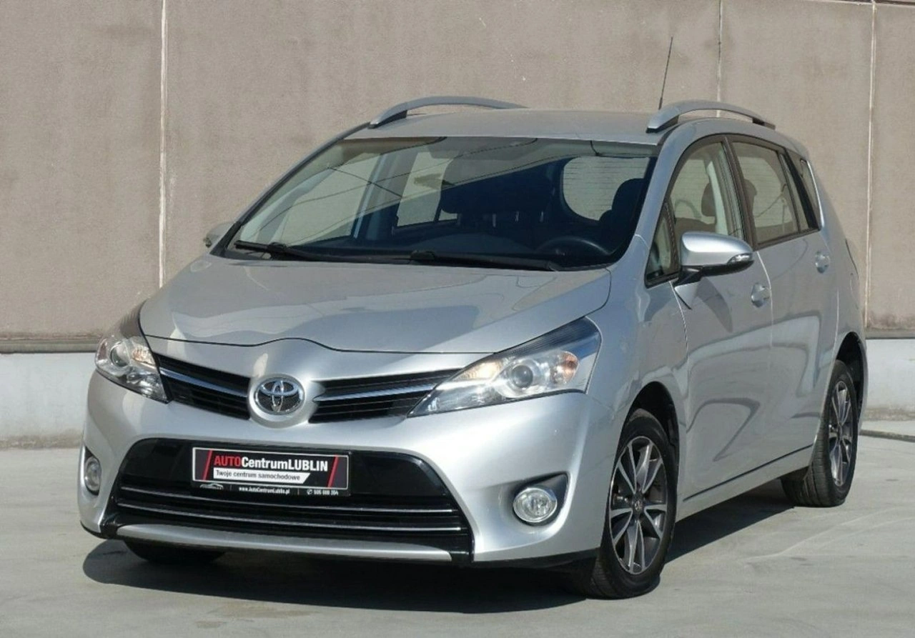 Toyota Verso - Zdjęcie 5