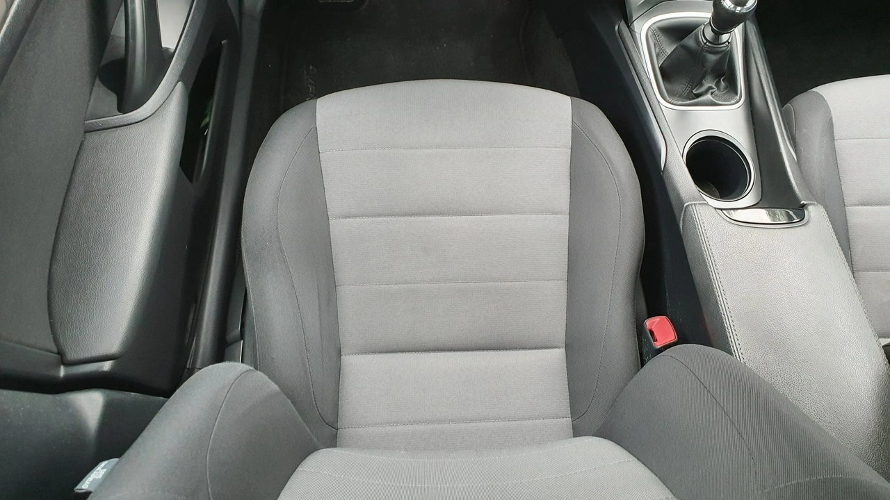 Toyota Avensis - Zdjęcie 15