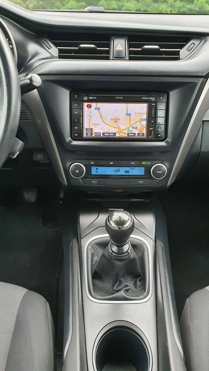 Toyota Avensis - Zdjęcie 21