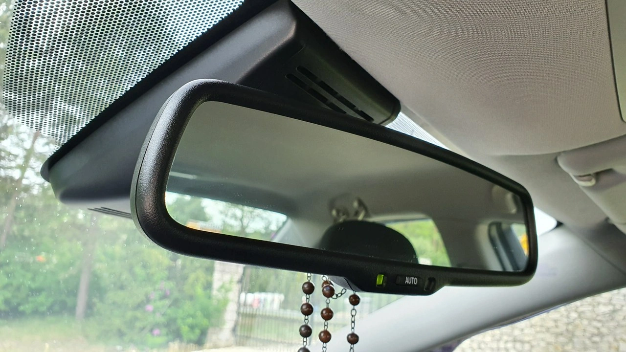 Toyota Avensis - Zdjęcie 22