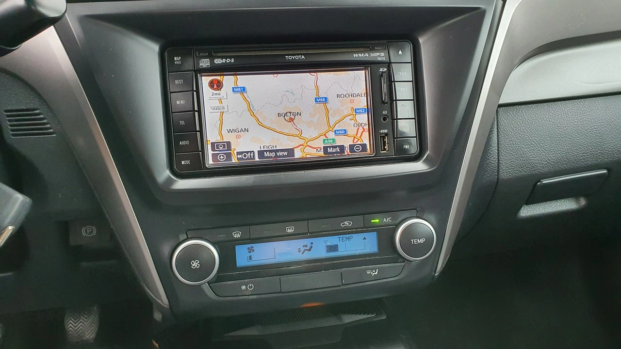 Toyota Avensis - Zdjęcie 23