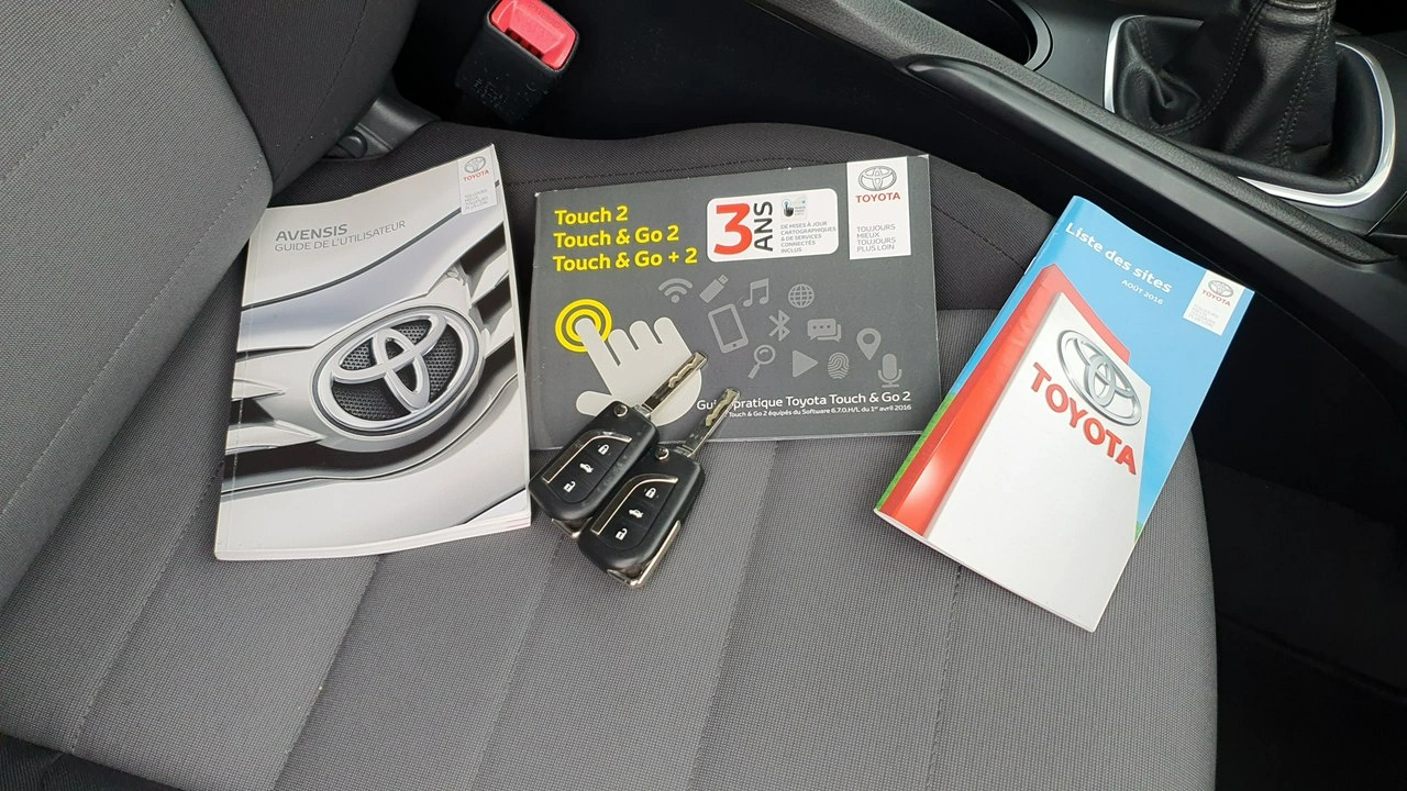 Toyota Avensis - Zdjęcie 27