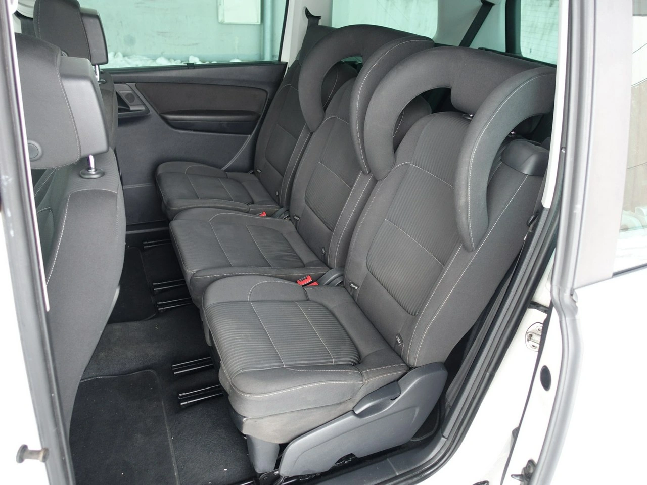 Seat Alhambra - Zdjęcie 17