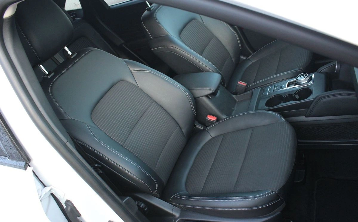 Ford Kuga - Zdjęcie 12