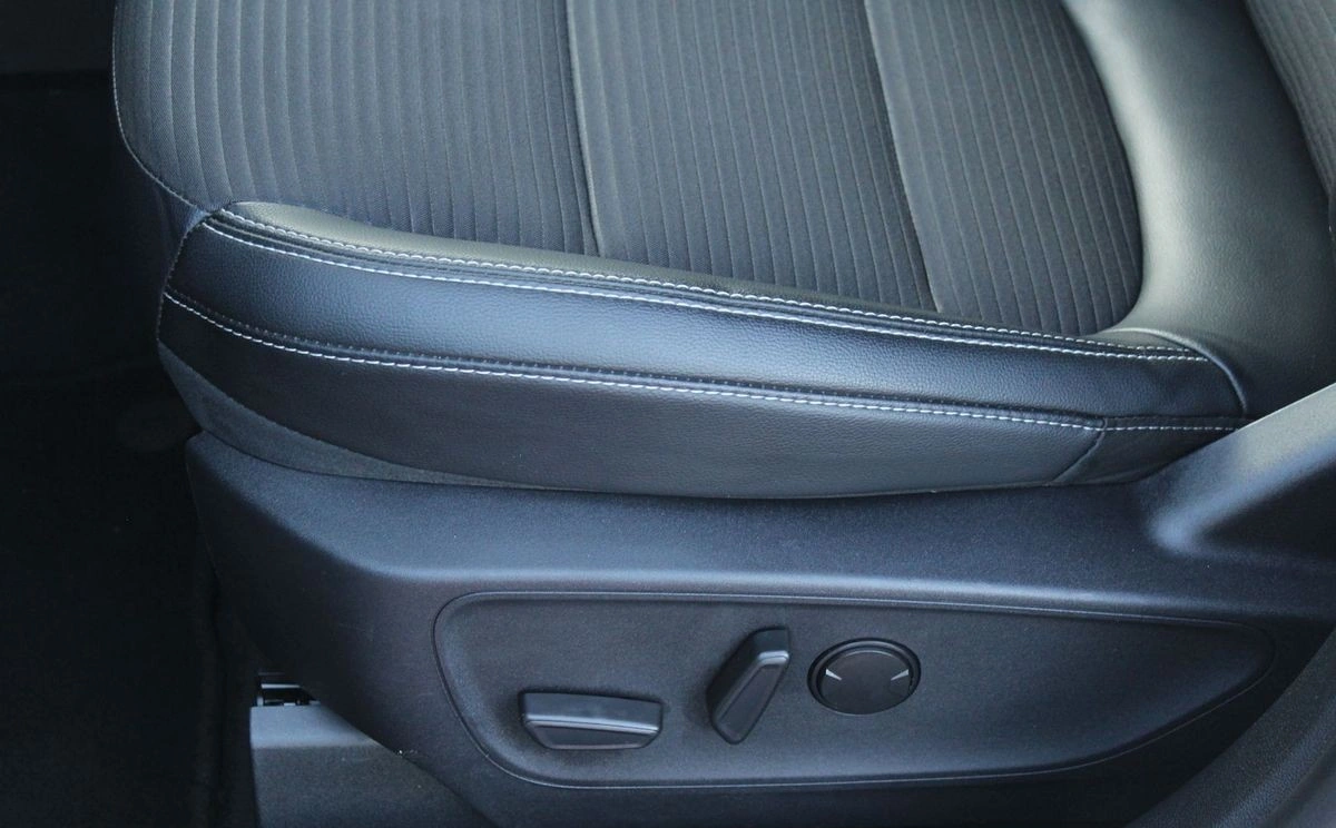 Ford Kuga - Zdjęcie 13