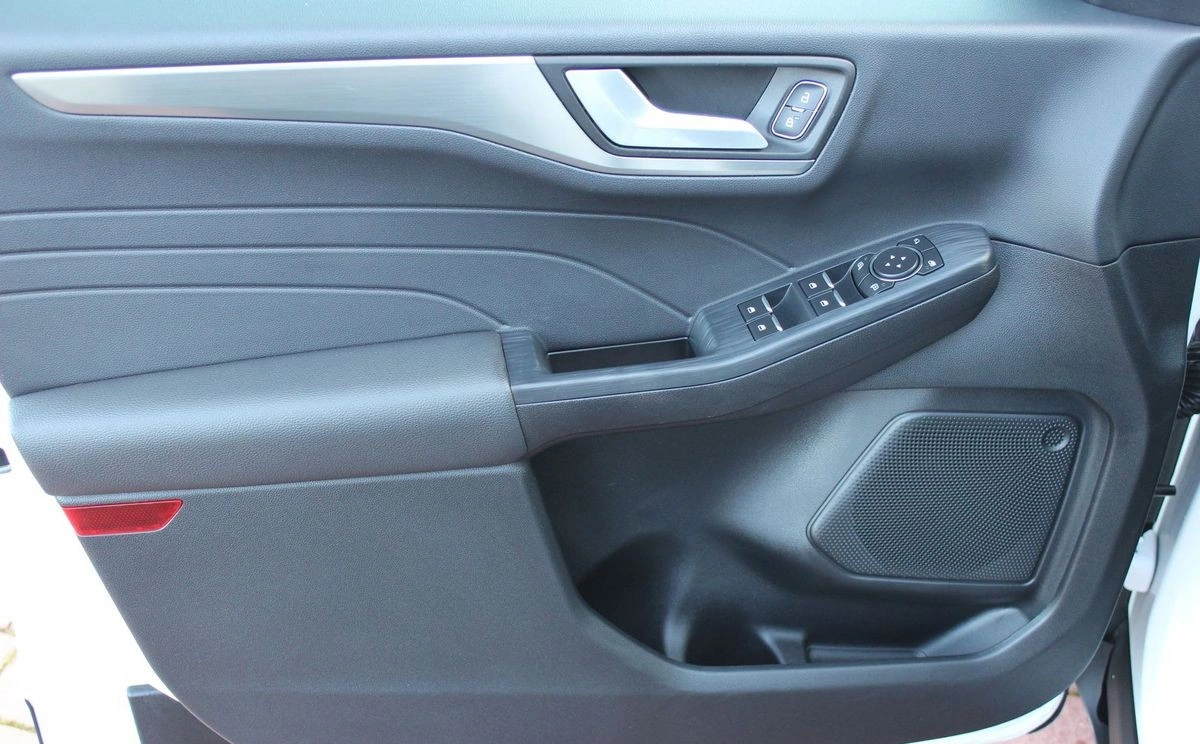 Ford Kuga - Zdjęcie 15