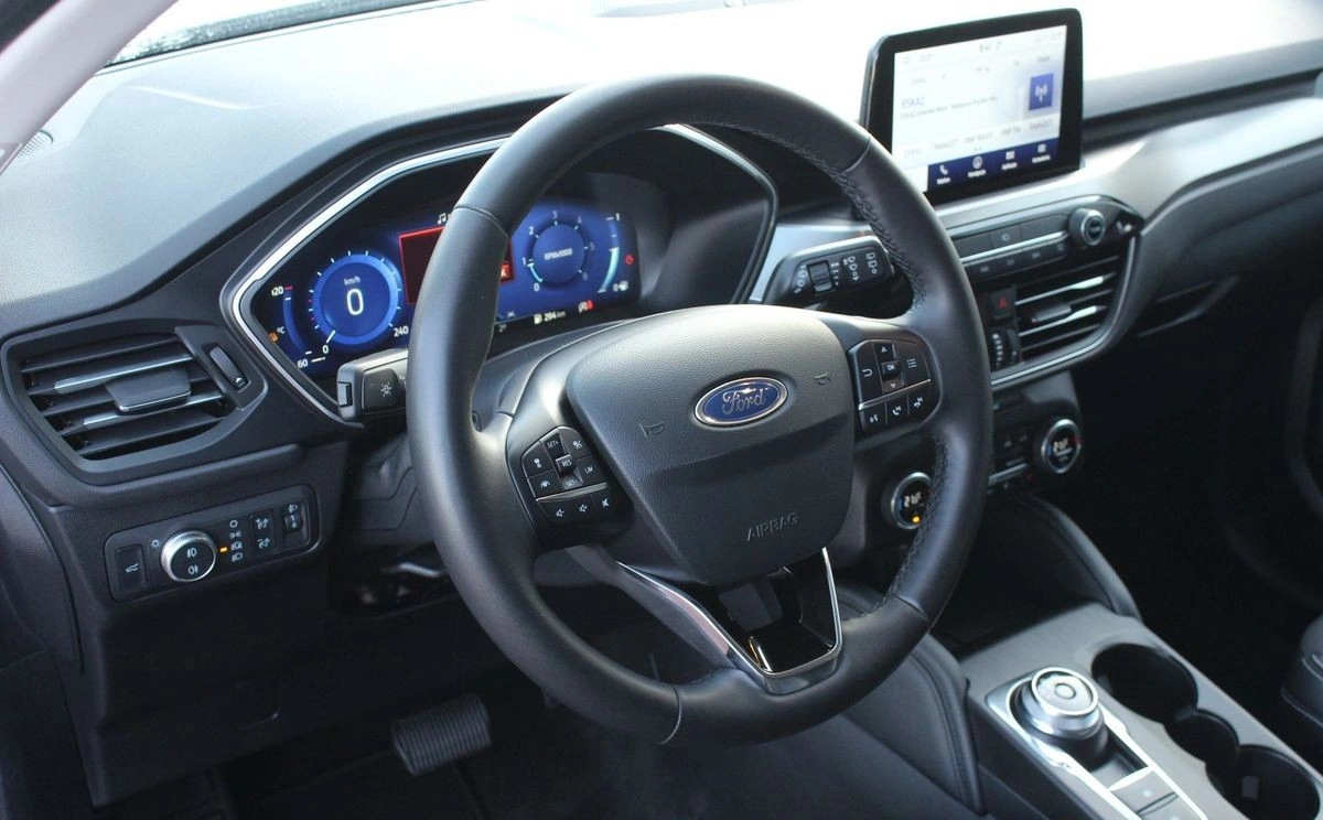 Ford Kuga - Zdjęcie 18