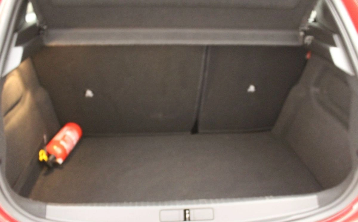 Peugeot 208 - Zdjęcie 11