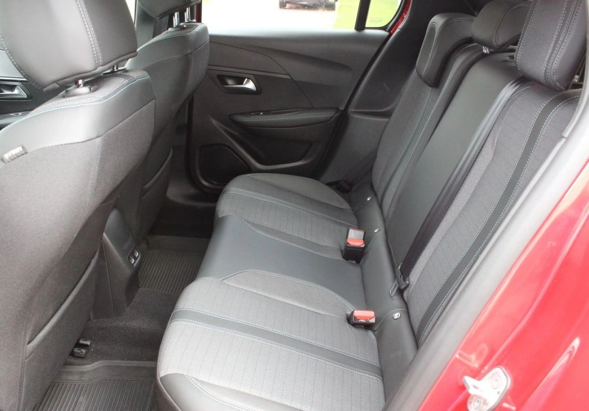 Peugeot 208 - Zdjęcie 13