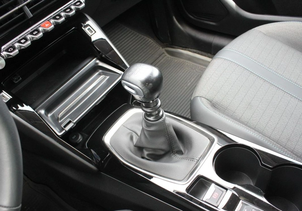 Peugeot 208 - Zdjęcie 20