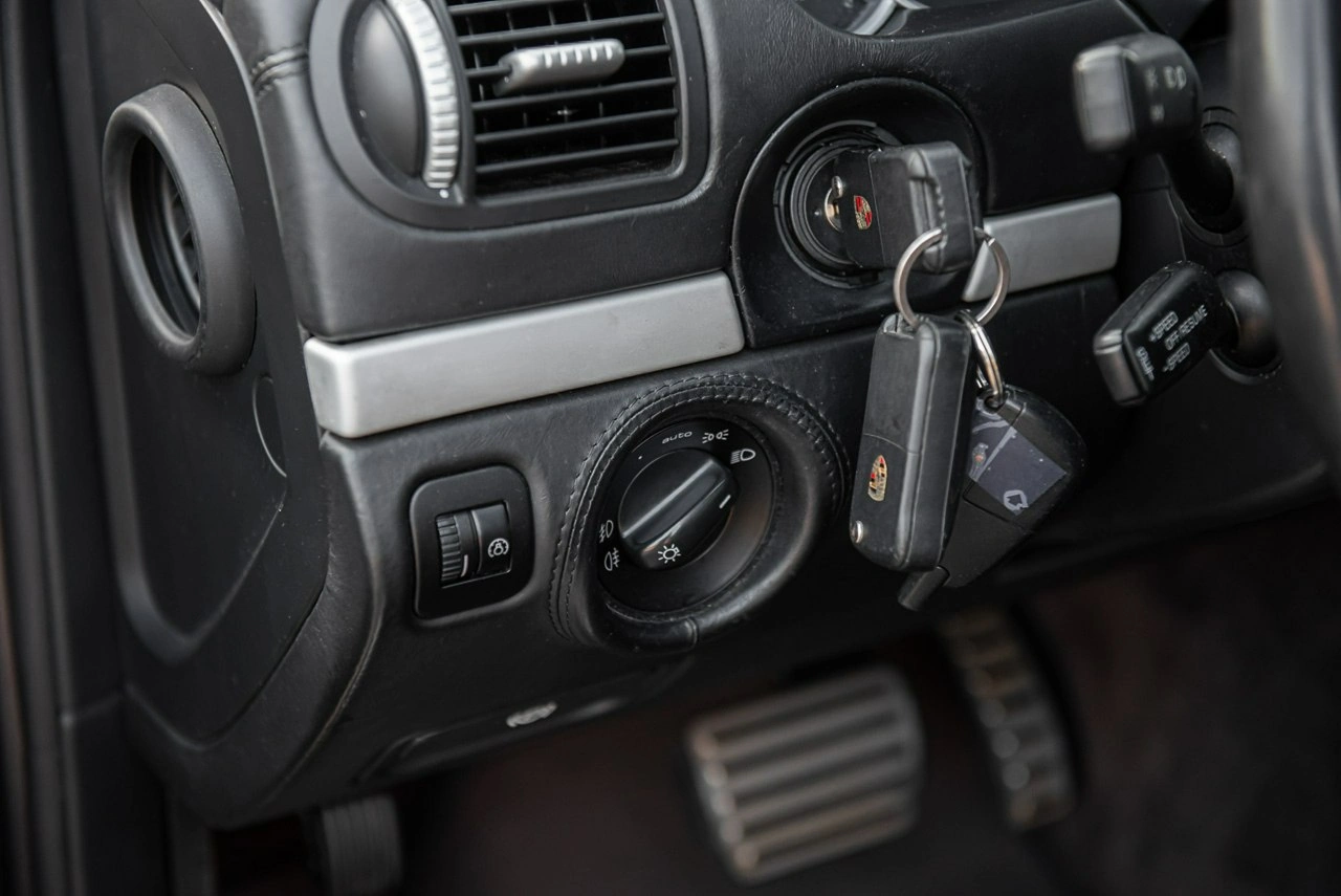 Porsche Cayenne Turbo - Zdjęcie 26