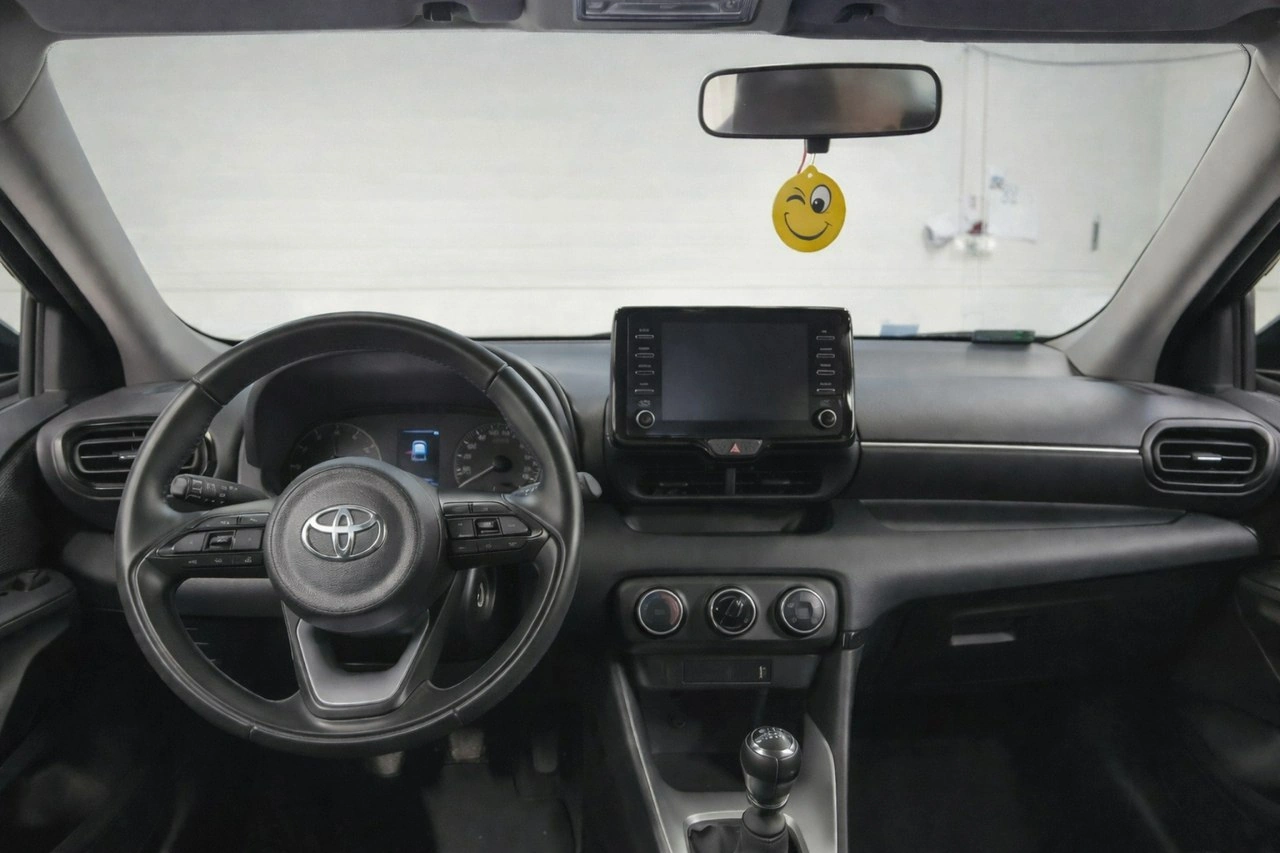 Toyota Yaris - Zdjęcie 8